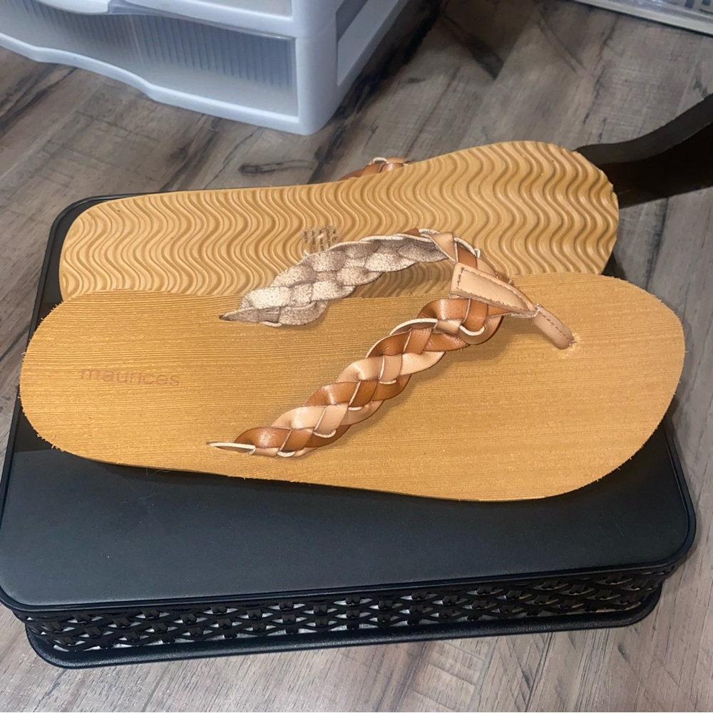 Maurice’s sandals brand new